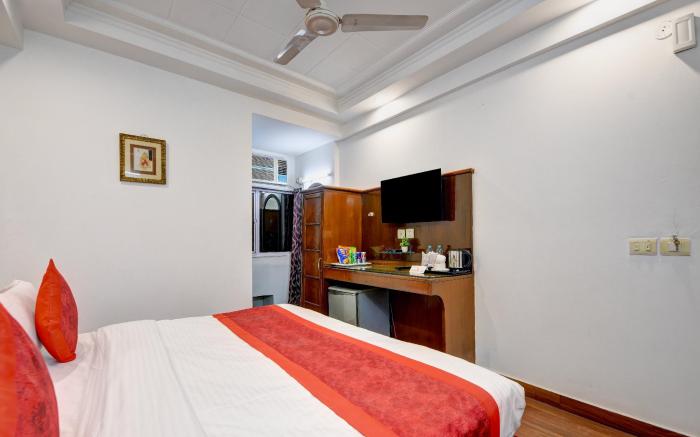 Chanchal Deluxe Hotel