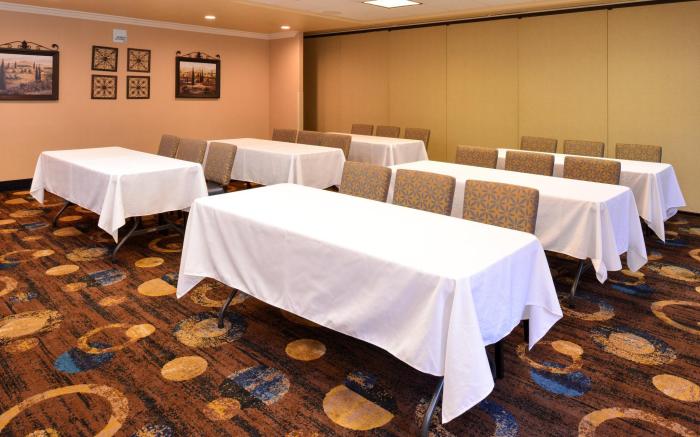 Holiday Inn Express Lathrop - South Stockton By IHG