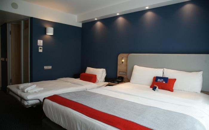 Holiday Inn Express Zürich Airport By IHG