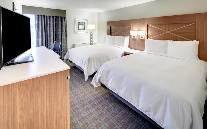 DoubleTree by Hilton Milwaukee Downtown