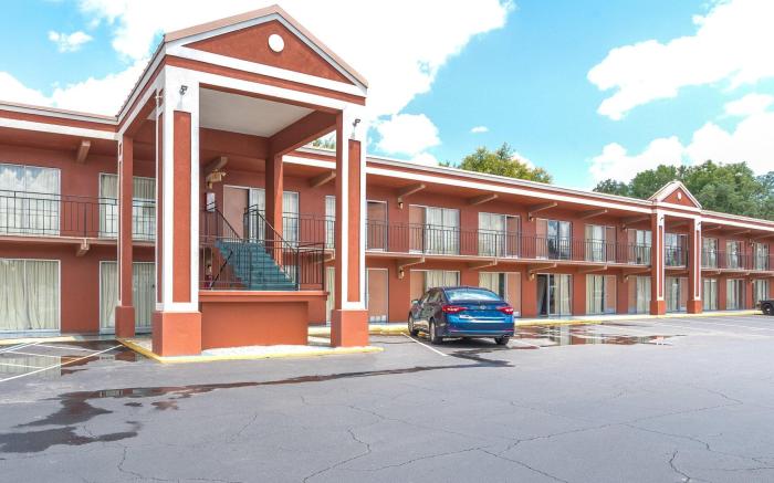 OYO Hotel Mustang Silver Spring FL