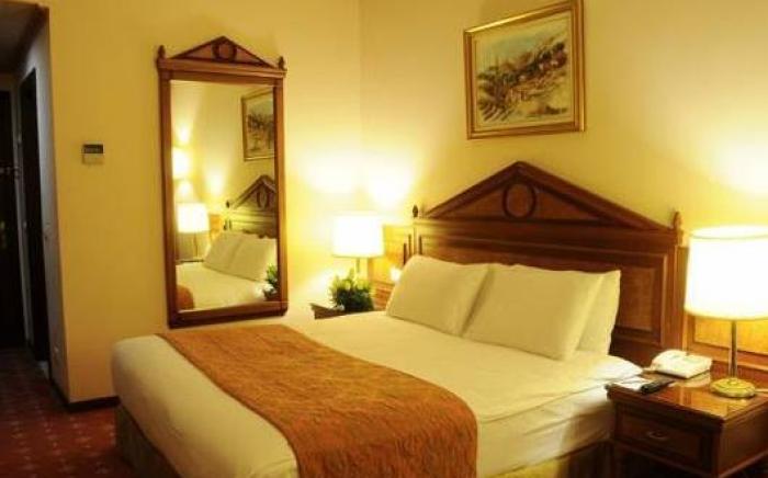 Golden Tulip Serenada Hamra Hotel
