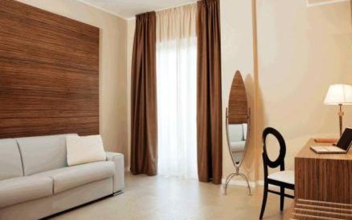 S Hotel