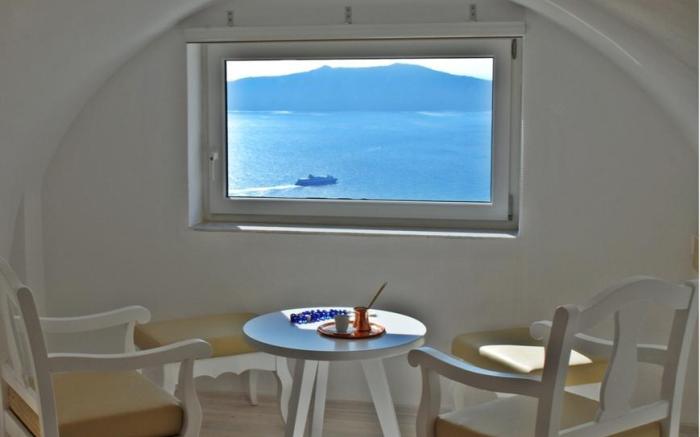 Reverie Santorini