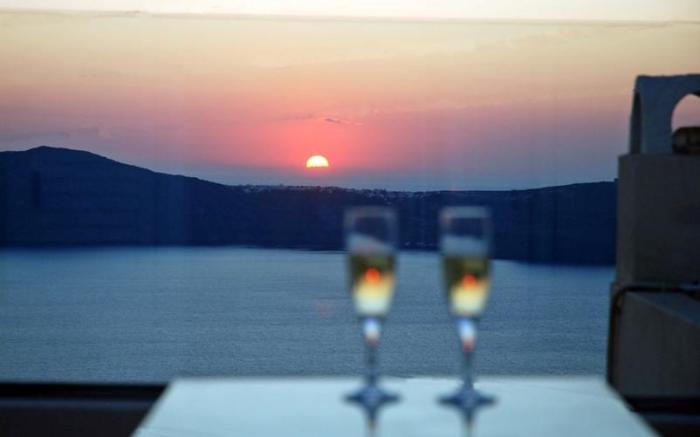 Reverie Santorini