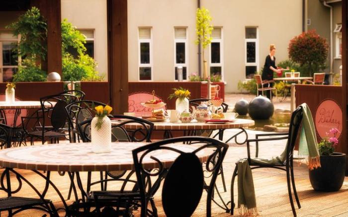 Horse & Jockey Hotel