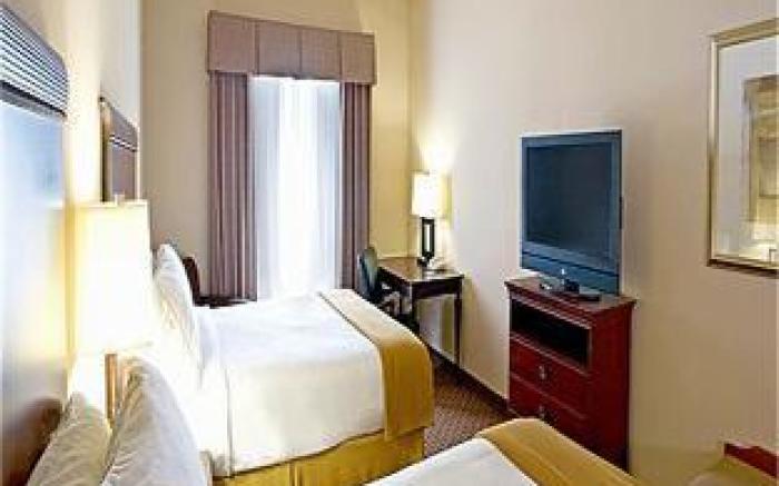 Holiday Inn Express Hotel and Suites Kingsville By IHG