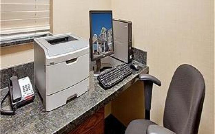 Holiday Inn Express & Suites Pittsburg By IHG