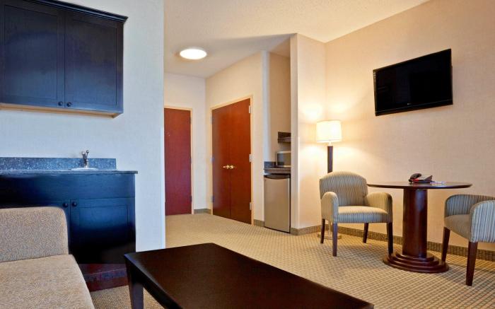 Holiday Inn Express Hotel & Suites North East - Erie I-90 Exit 41 By IHG