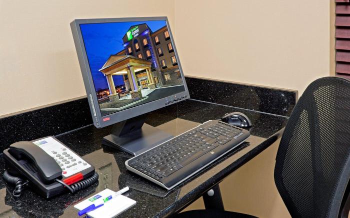 Holiday Inn Express Hotel & Suites Syracuse North Airport Area By IHG