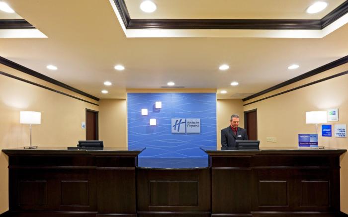 Holiday Inn Express Hotel & Suites Syracuse North Airport Area By IHG