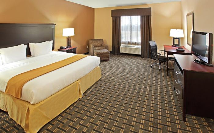 Holiday Inn Express Hotel & Suites Texarkana East By IHG