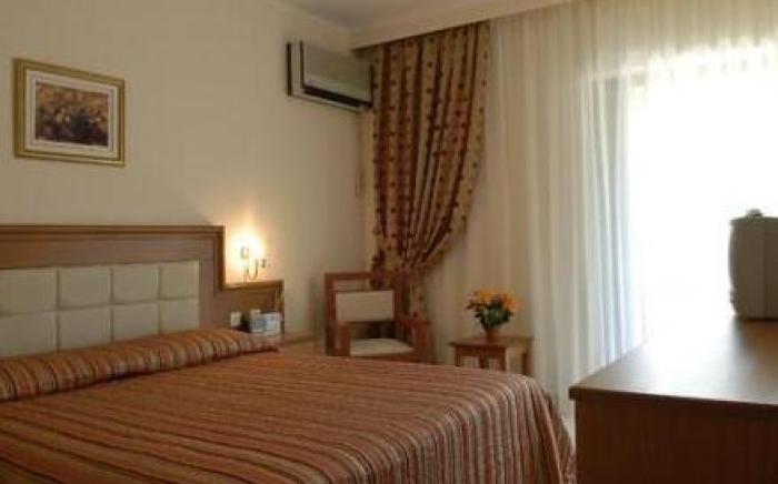 Porfi Beach Hotel