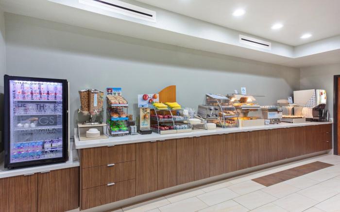 Holiday Inn Express & Suites Elk Grove West I-5 By IHG
