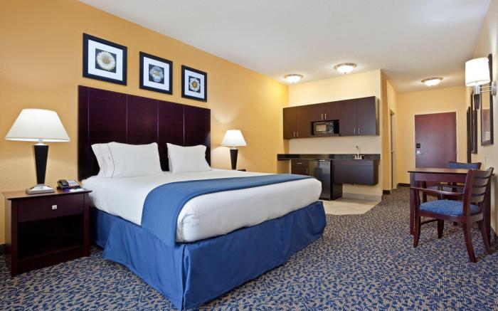 Holiday Inn Express Hotel and Suites Akron South-Airport Area By IHG