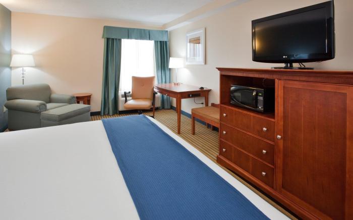 Holiday Inn Express Hotel & Suites Fredericksburg By IHG