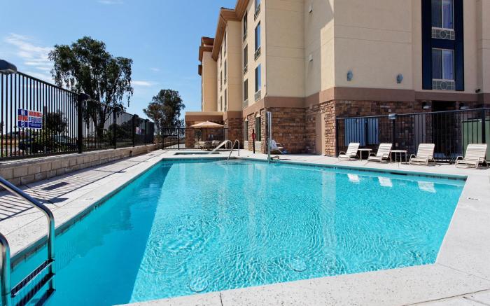 Holiday Inn Express Fresno Northwest - Herndon By IHG