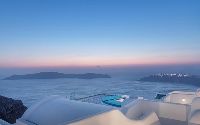 Tholos Resort Hotel