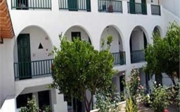 Polos Hotel Paros