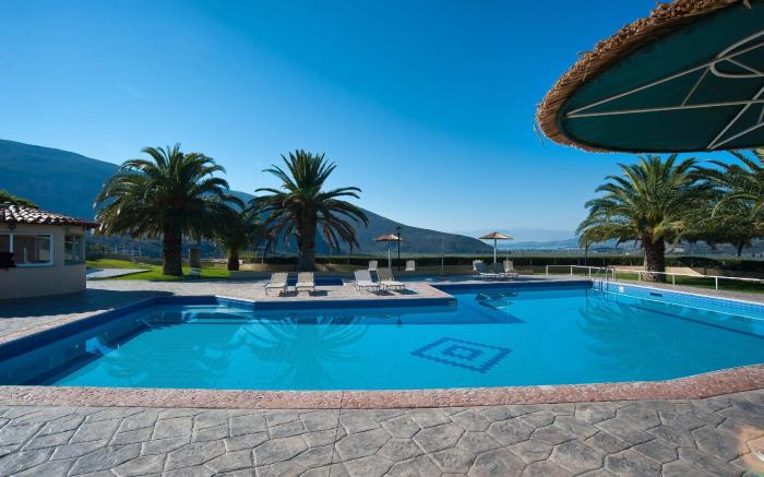 Chrissa Camping Rooms & Bungalows