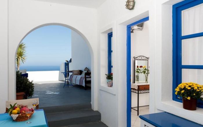 Georgis Apartments