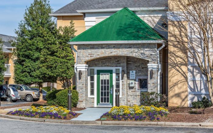 HomeTowne Studios Atlanta NE - Peachtree Corners
