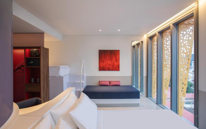 Wink Hotel Saigon Centre - 24hrs Lifestyle Stay