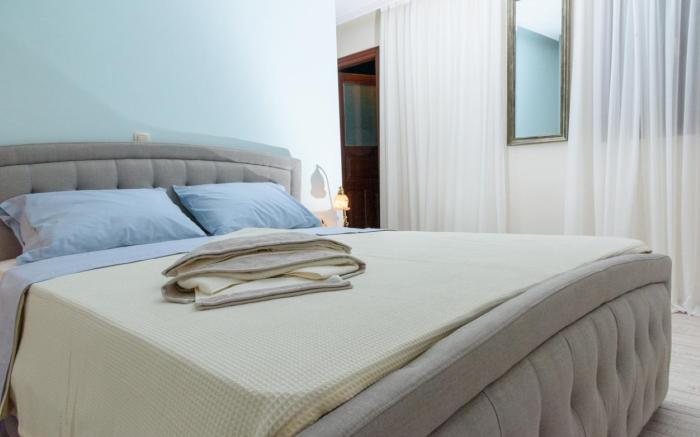 Theasis Athens