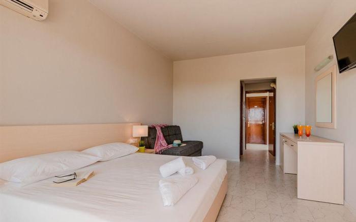 Belmare Hotel