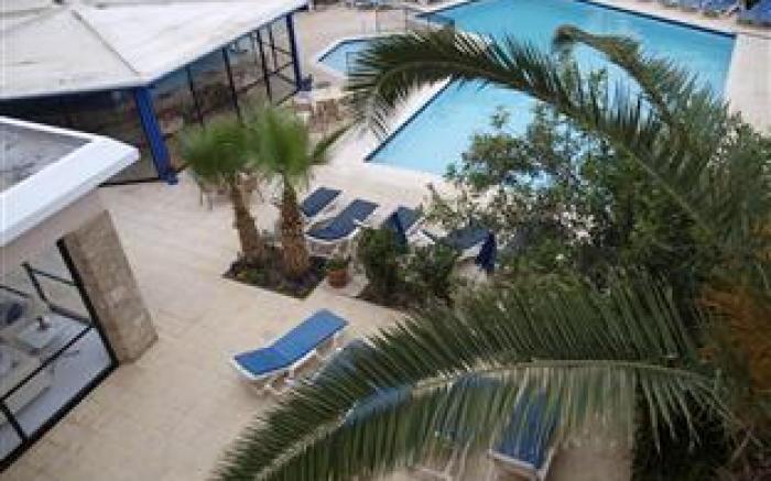 Hilltop Gardens Hotel Apartments