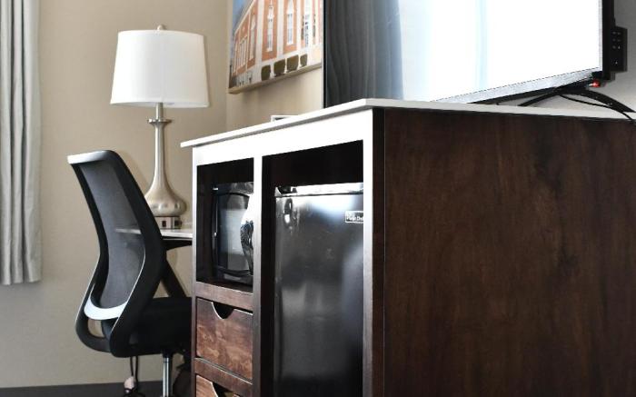 Cobblestone Inn & Suites - Trenton