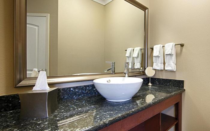 Best Western Plus Avita Suites