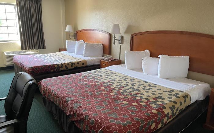 Econo Lodge Kalamazoo near Wings Stadium