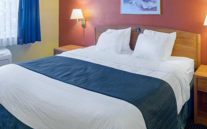 Quality Inn Lakeville North