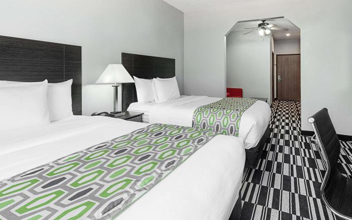 HOLIDAY INN EXPRESS AND SUITES SULPHUR SPRINGS By IHG