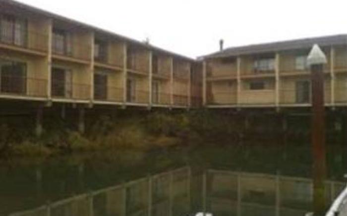 Astoria Riverwalk Inn