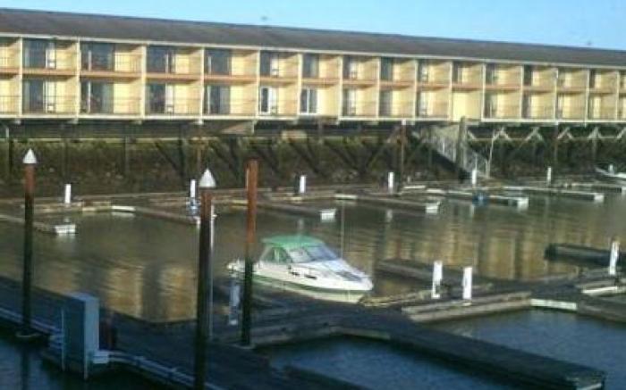 Astoria Riverwalk Inn