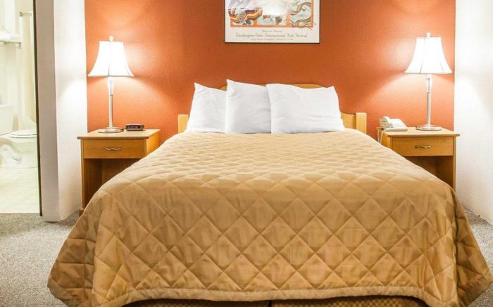 Rodeway Inn & Suites