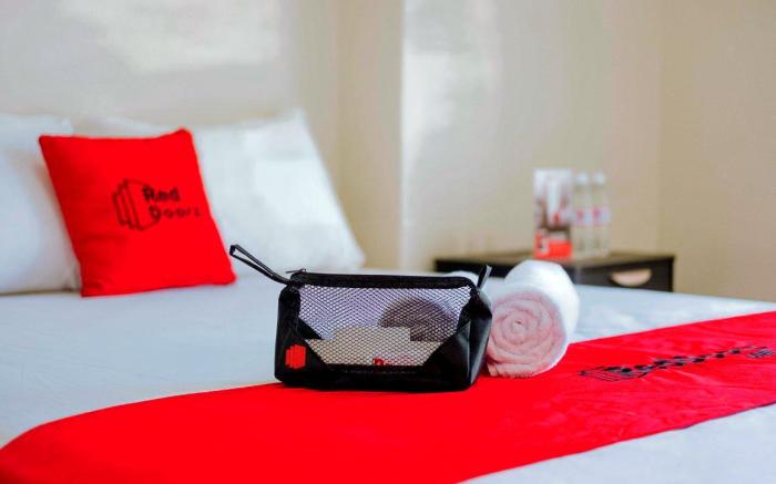 RedDoorz Plus near Soekarno Hatta Airport Taman Mahkota