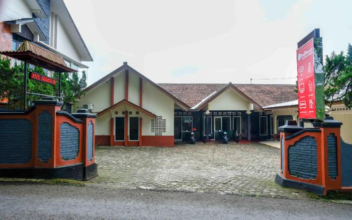 RedDoorz near Lokawisata Baturaden 2