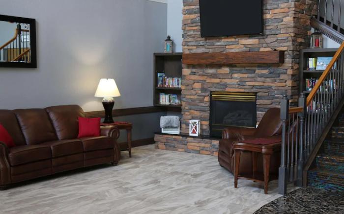 Country Inn & Suites by Radisson, Little Falls, MN
