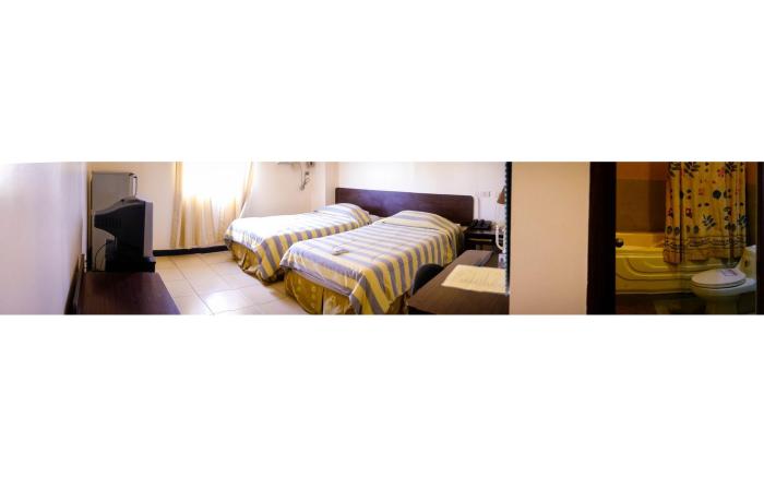 Crowne Garden Hotel