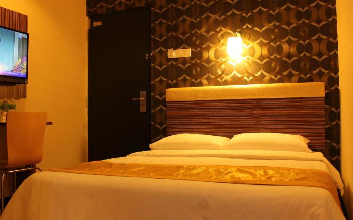 Clover Hotel