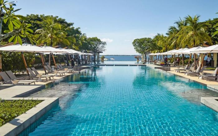 Crimson Resort and Spa Mactan, Cebu