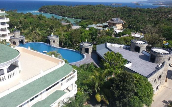 Lingganay Boracay Hotel Resort
