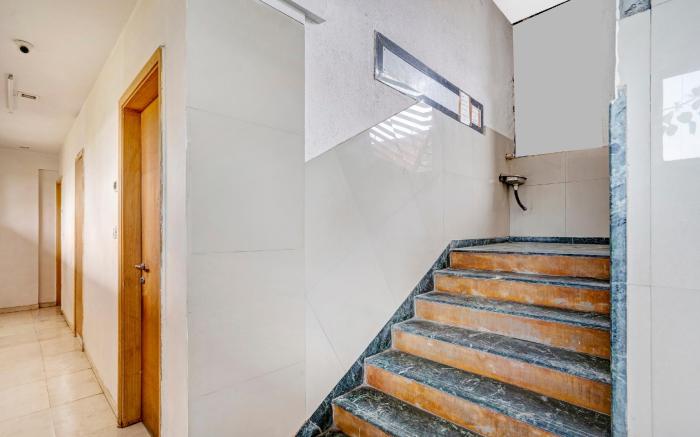 Hotel O Delight Inn Near Andheri Railway Station