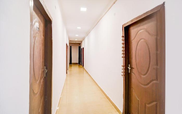 Super Hotel O Jankipuram Vikas Nagar