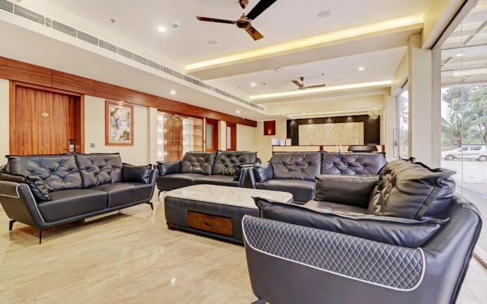 Super Townhouse Kizhakkambalam Tourist Home