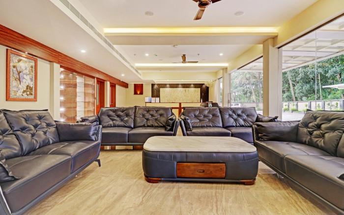 Super Townhouse Kizhakkambalam Tourist Home