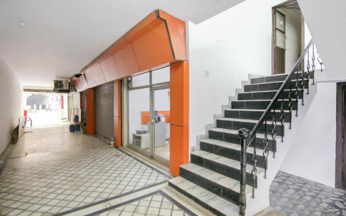 Hotel O Black Grapes